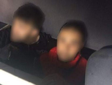 Συνελήφθησαν 17 άτομα για διακίνηση μεταναστών - Τους έβαζαν μέσα σε ντεπόζιτα φορτηγών! (φωτό)